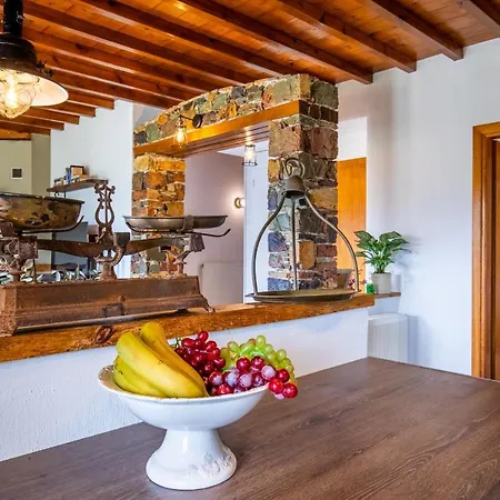 ヴィラ Maja スコペロス